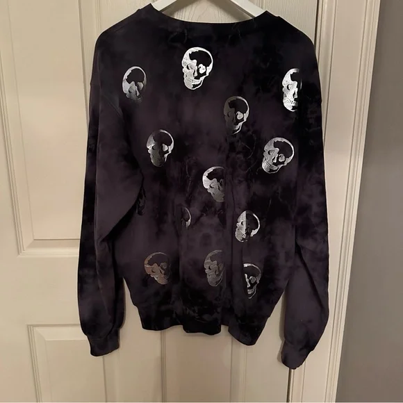 ⭐️Host Pick ⭐️ CHRLDR Skull Crewneck Sweatshirt - Picture 3 of 5